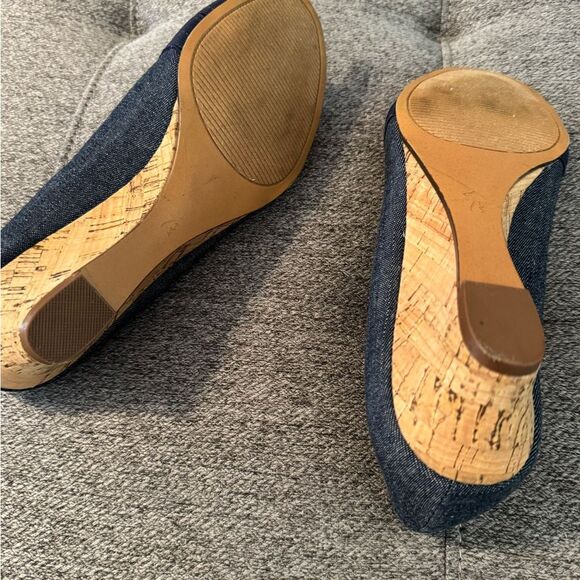 Coach & Four-Denim Blue Wedge Heels with Classic Design open toe slip on 7.5 - Picture 14 of 16